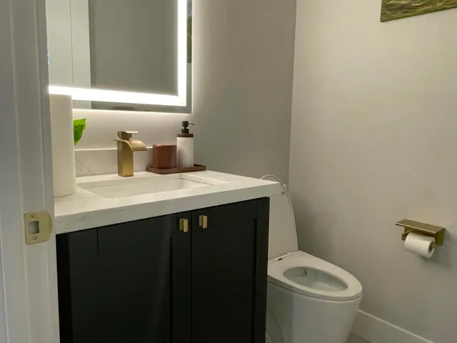 Powder-Room