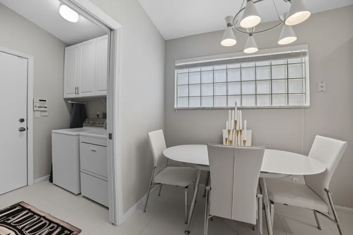Kitchenette-Laundry