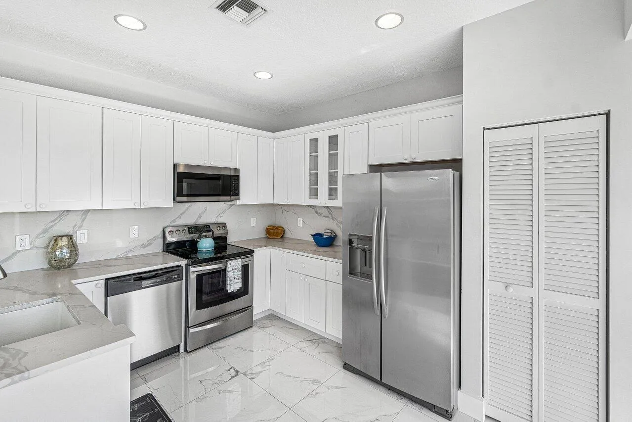 015-7835SpringfieldLakeDrive-LakeWorth-F