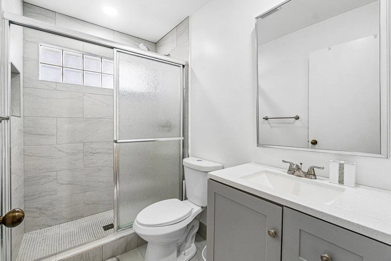 031-7835SpringfieldLakeDrive-LakeWorth-F