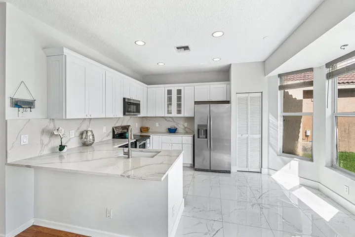 013-7835SpringfieldLakeDrive-LakeWorth-F