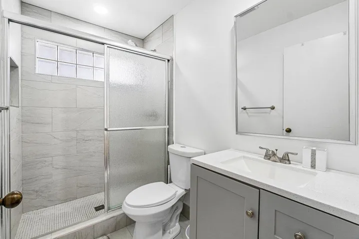 031-7835SpringfieldLakeDrive-LakeWorth-F