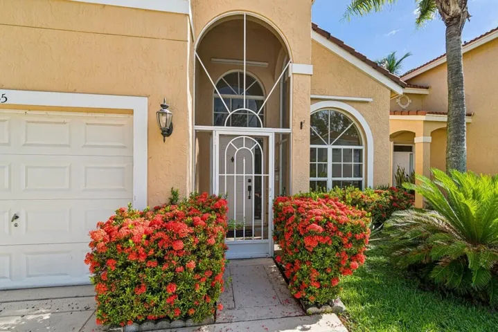 004-7835SpringfieldLakeDrive-LakeWorth-F