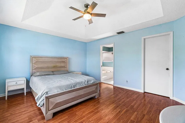 026-7835SpringfieldLakeDrive-LakeWorth-F