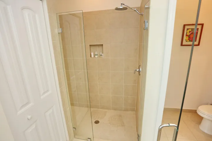 SEPARATE SHOWER