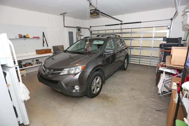 2 CAR GARAGE