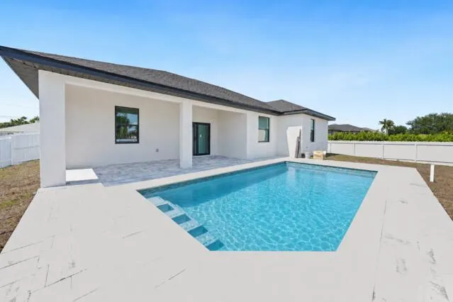 ChatGPT_pool_11_10_38_AM