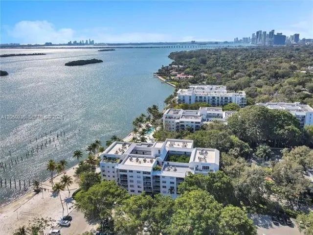 Photo 33