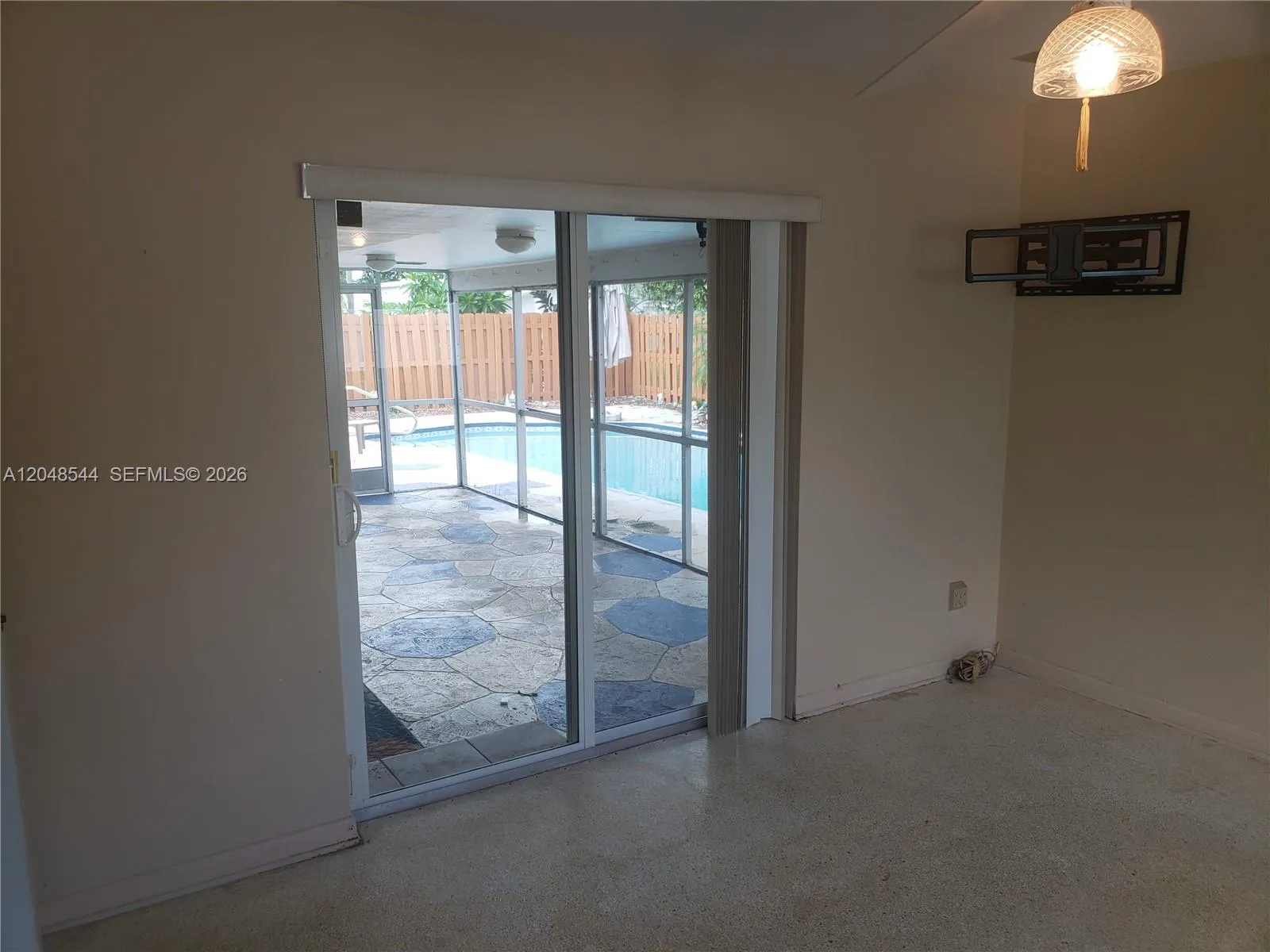 Move-in ready home Pembroke Pines 33023