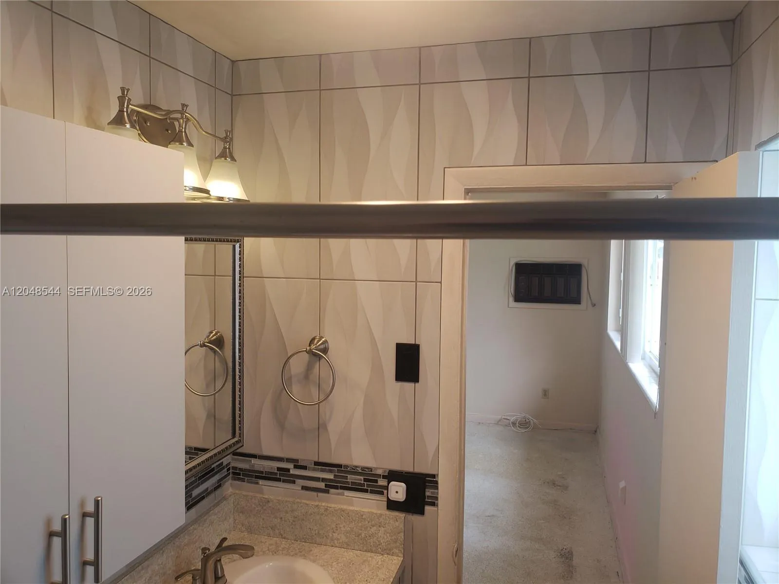 Move-in ready home Pembroke Pines 33023