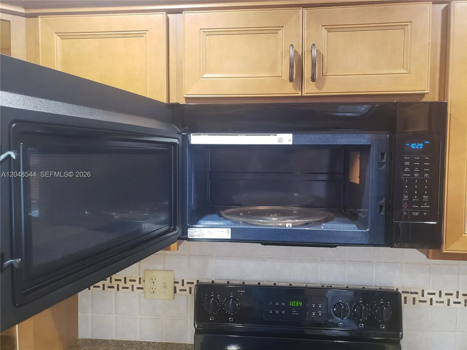 Updated kitchen home for sale Pembroke Pines FL