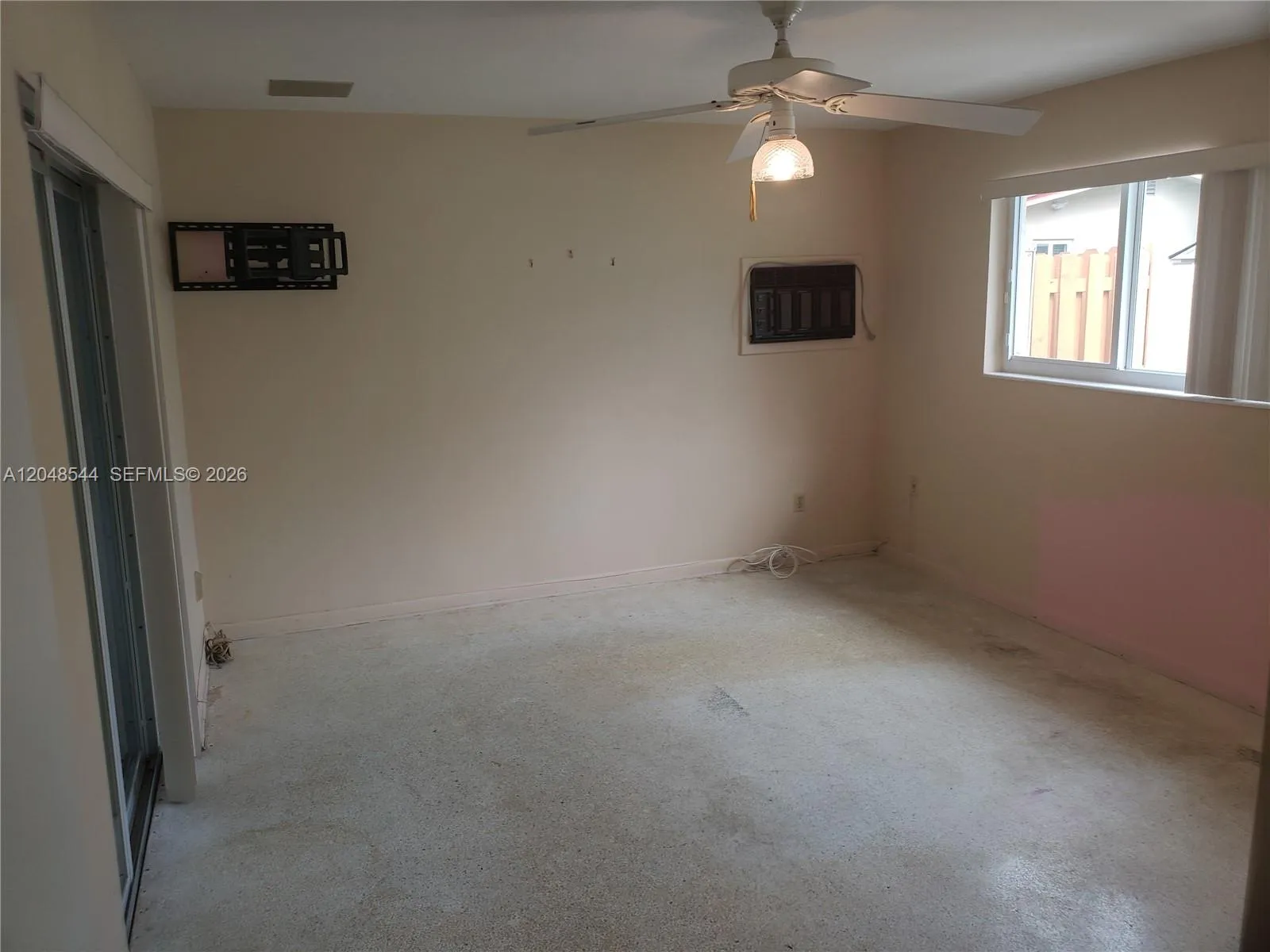 Move-in ready home Pembroke Pines 33023