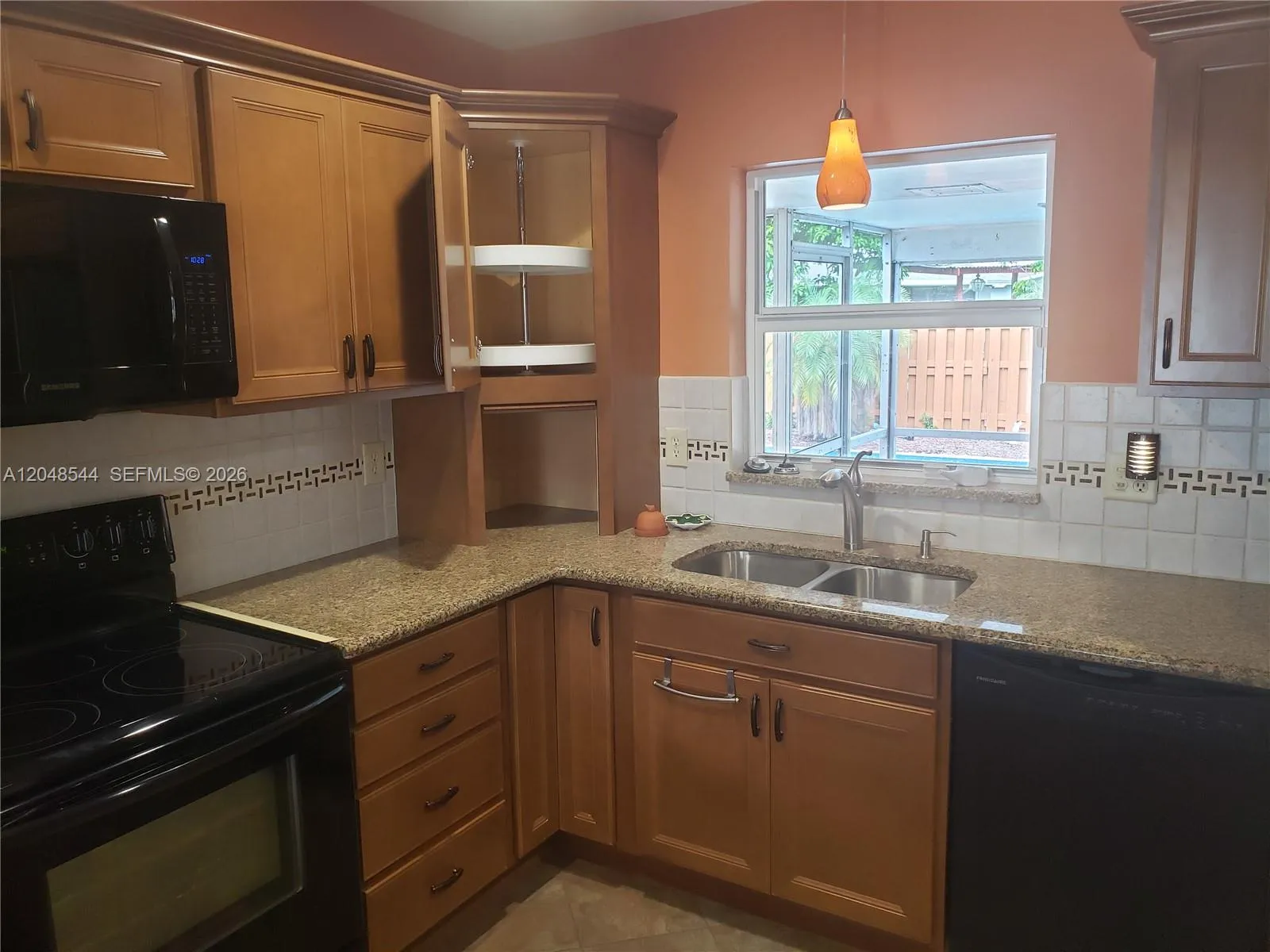 Updated kitchen home for sale Pembroke Pines FL