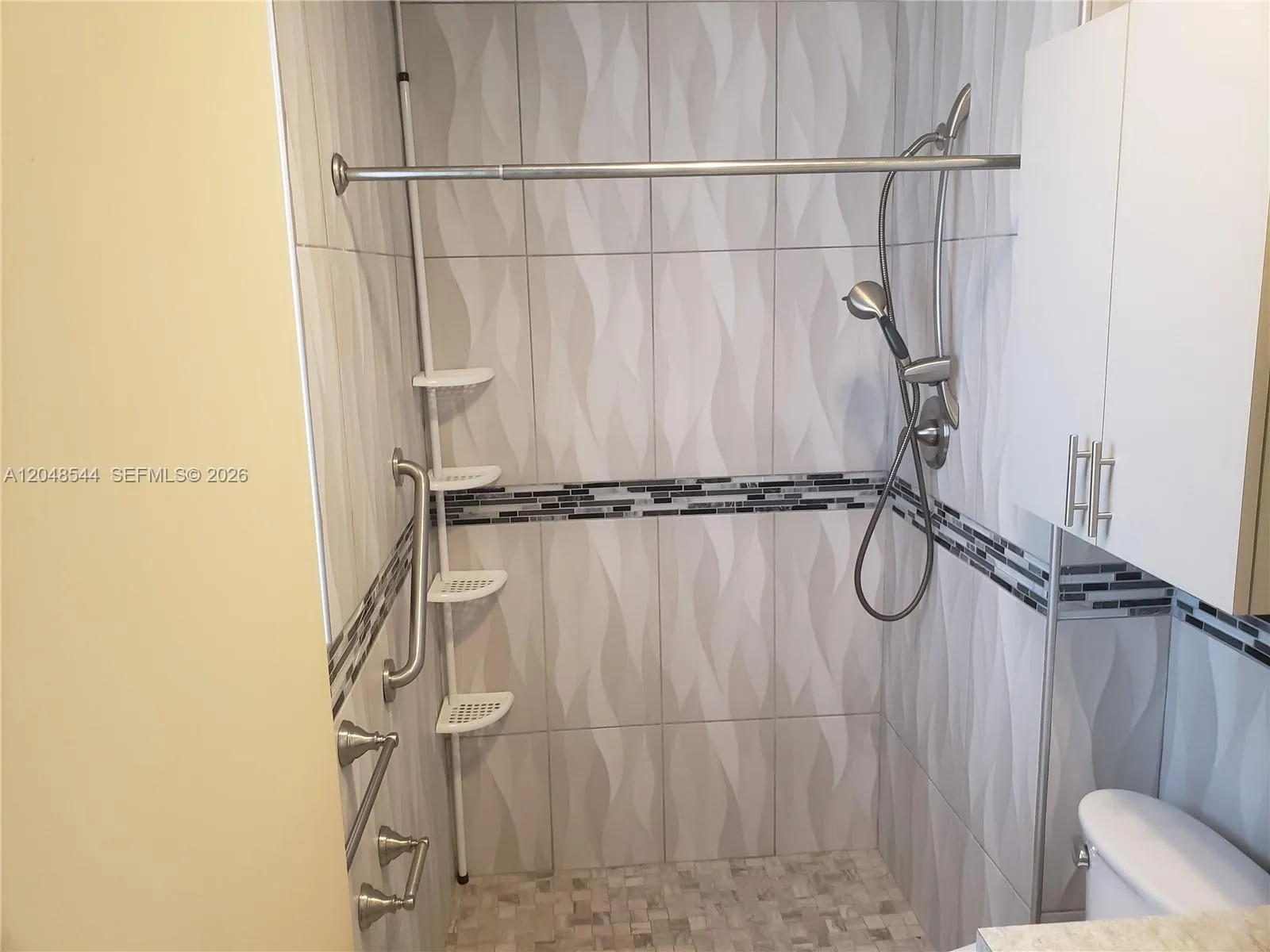 Move-in ready home Pembroke Pines 33023
