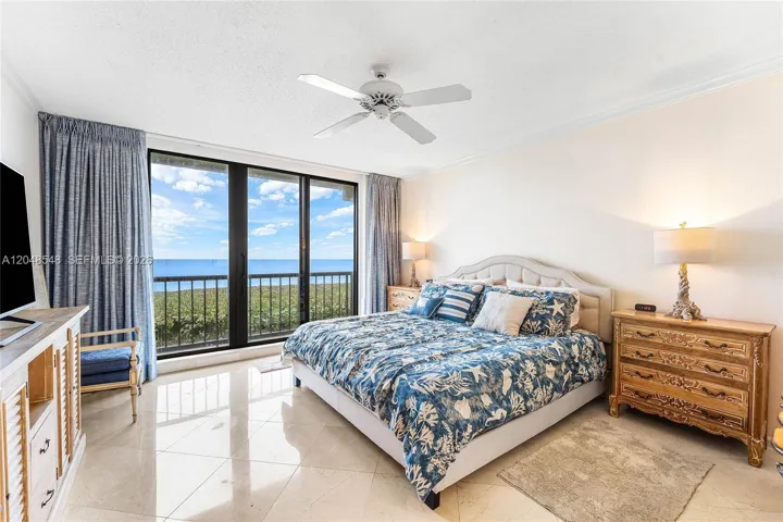 Open your eyes and see the sea. New king bed and furnishings coming soon