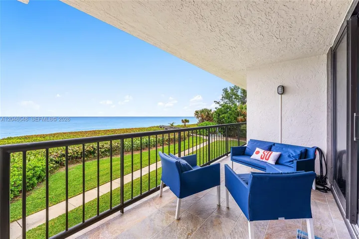 Wide ocean views - no other buildings hinder views