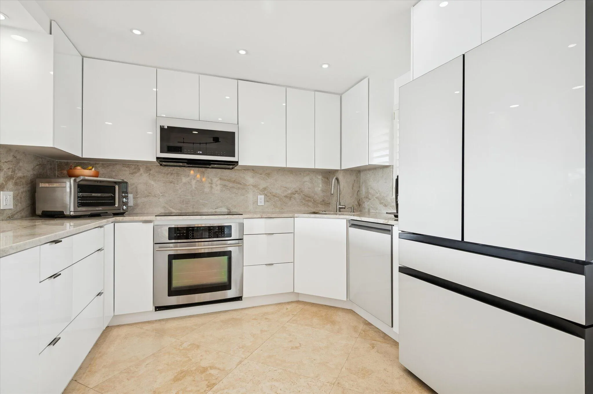 09-Carbonara-215 N Birch Rd #2A-9