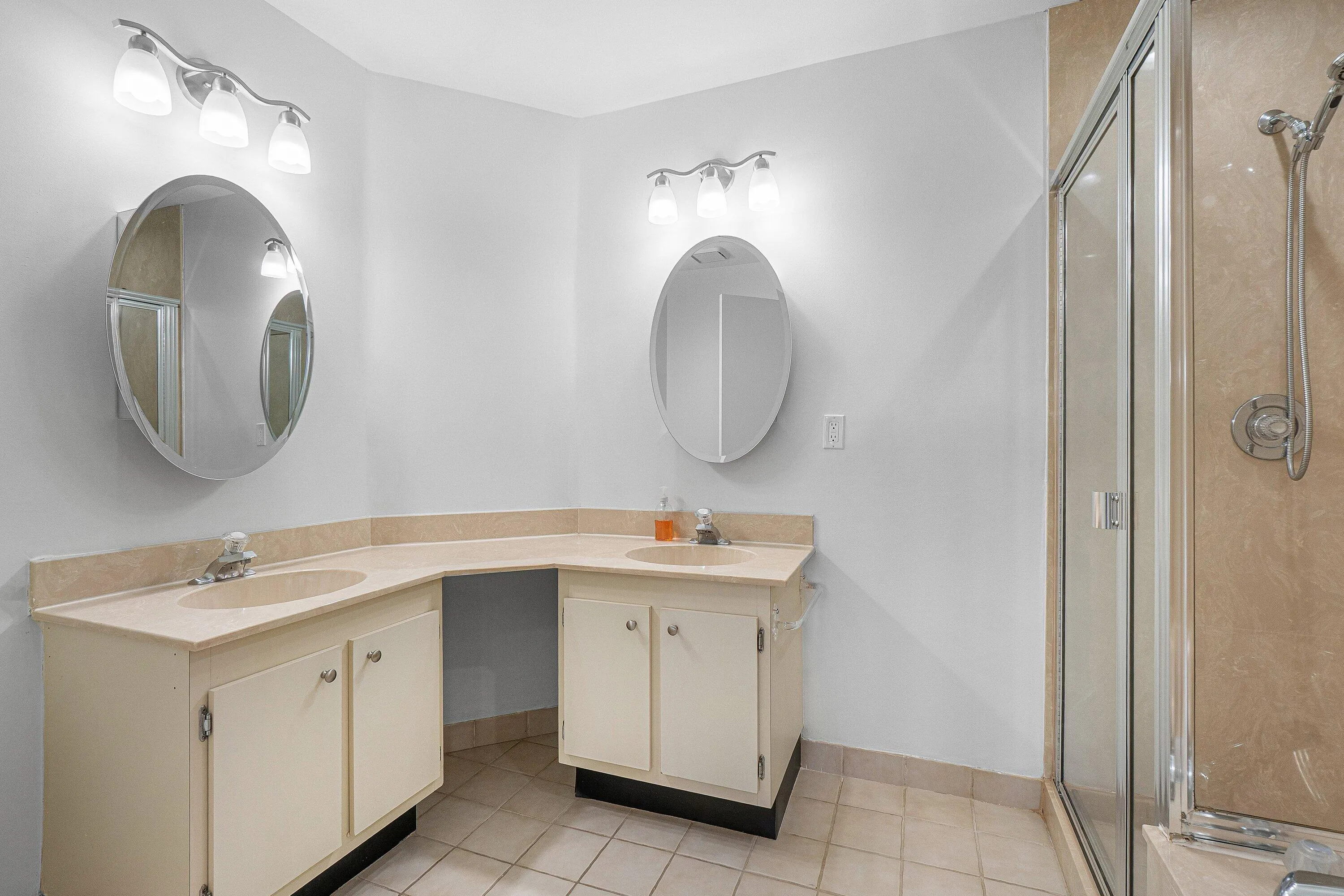 026-210CaptainsWalk-711-DelrayBeach-FL-3