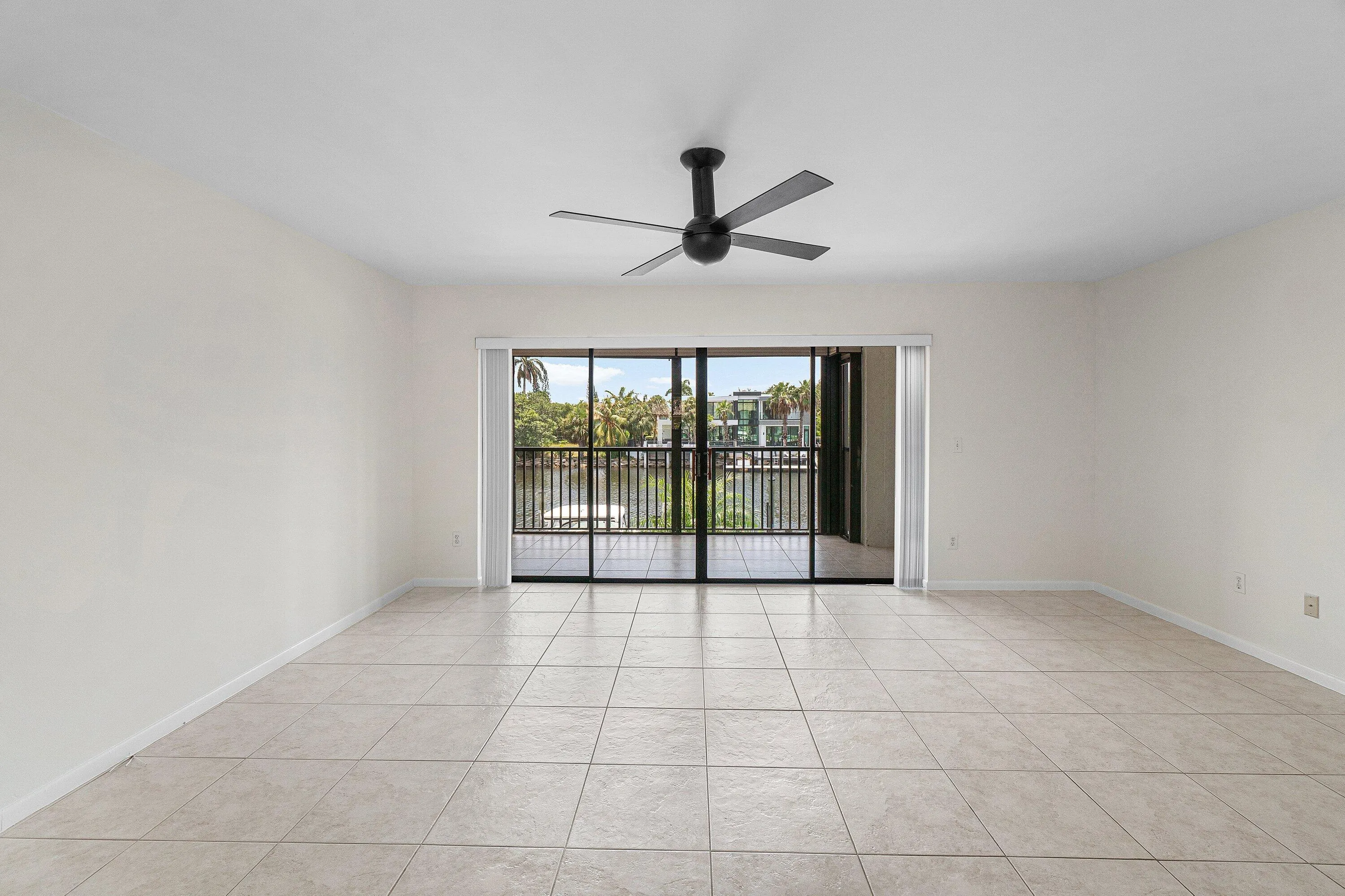 012-210CaptainsWalk-711-DelrayBeach-FL-3