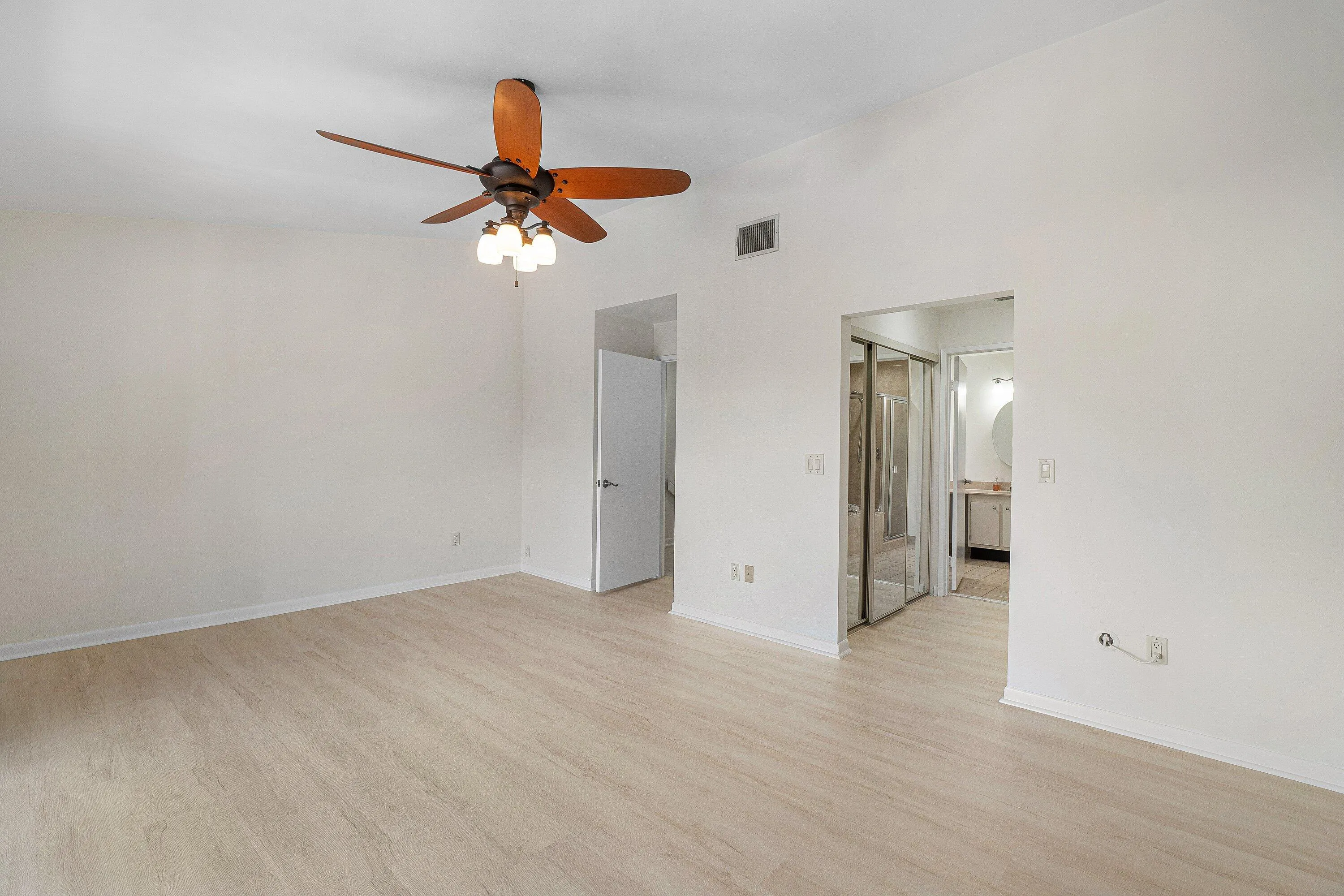 030-210CaptainsWalk-711-DelrayBeach-FL-3