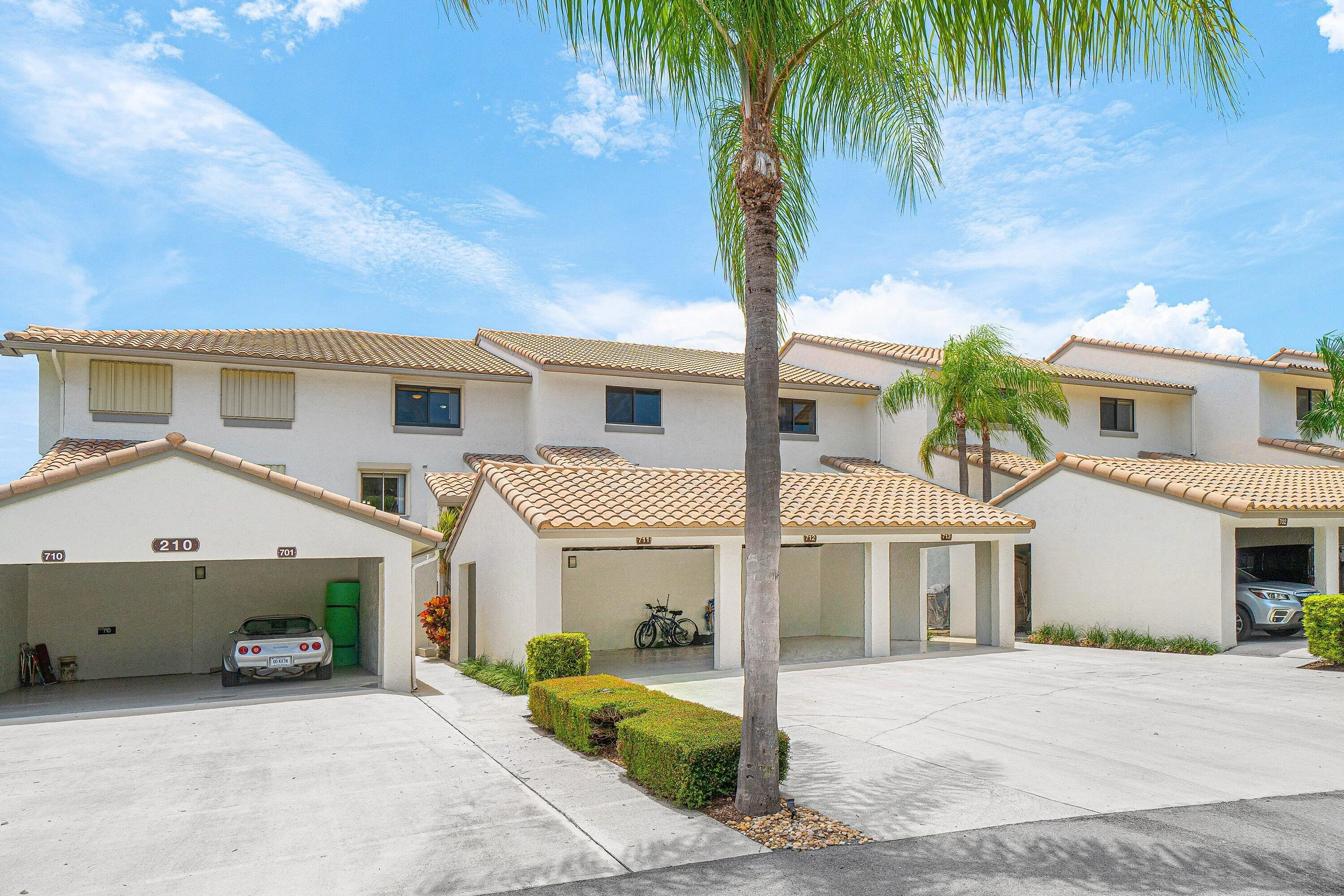 003-210CaptainsWalk-711-DelrayBeach-FL-3
