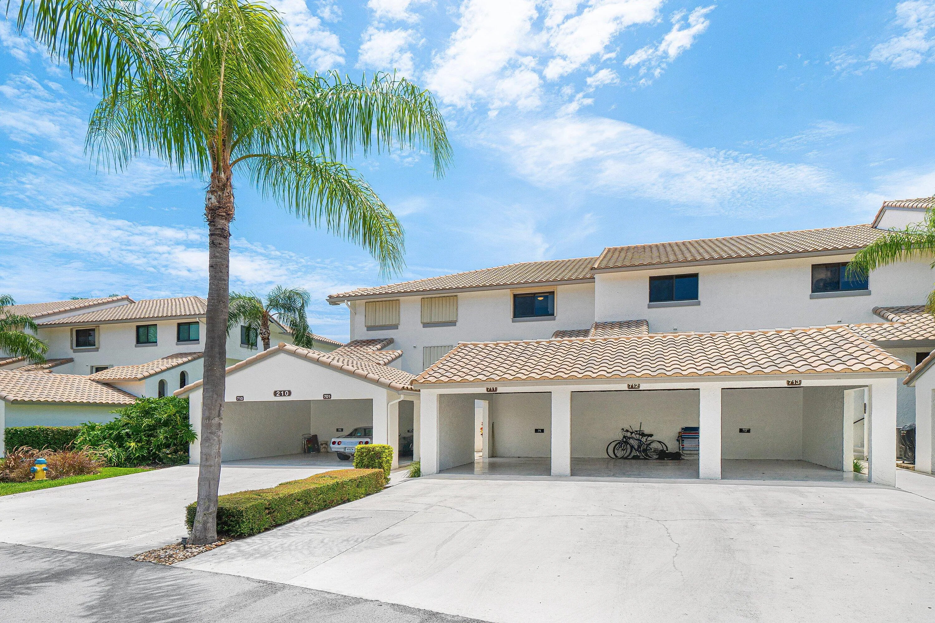 002-210CaptainsWalk-711-DelrayBeach-FL-3