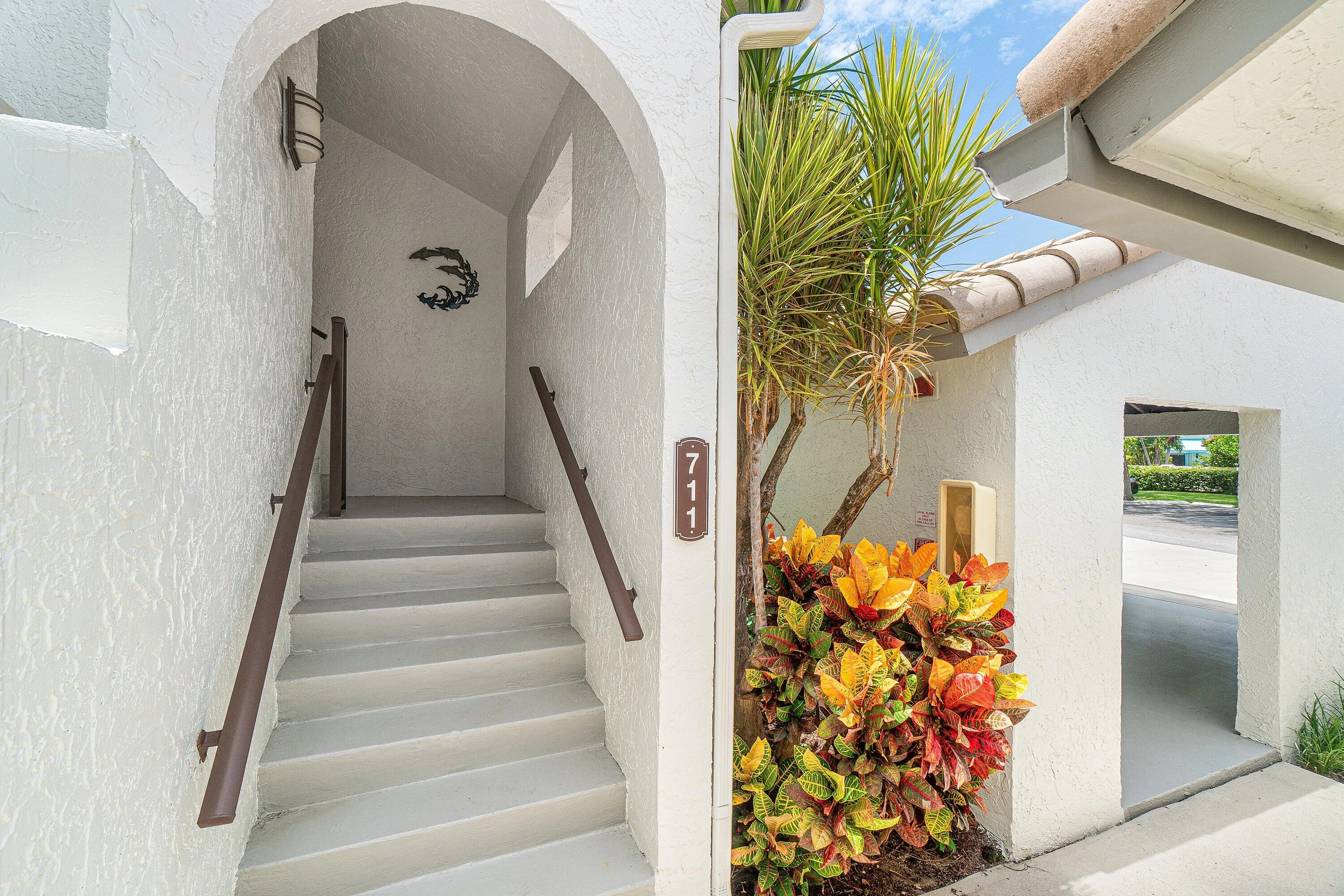 004-210CaptainsWalk-711-DelrayBeach-FL-3