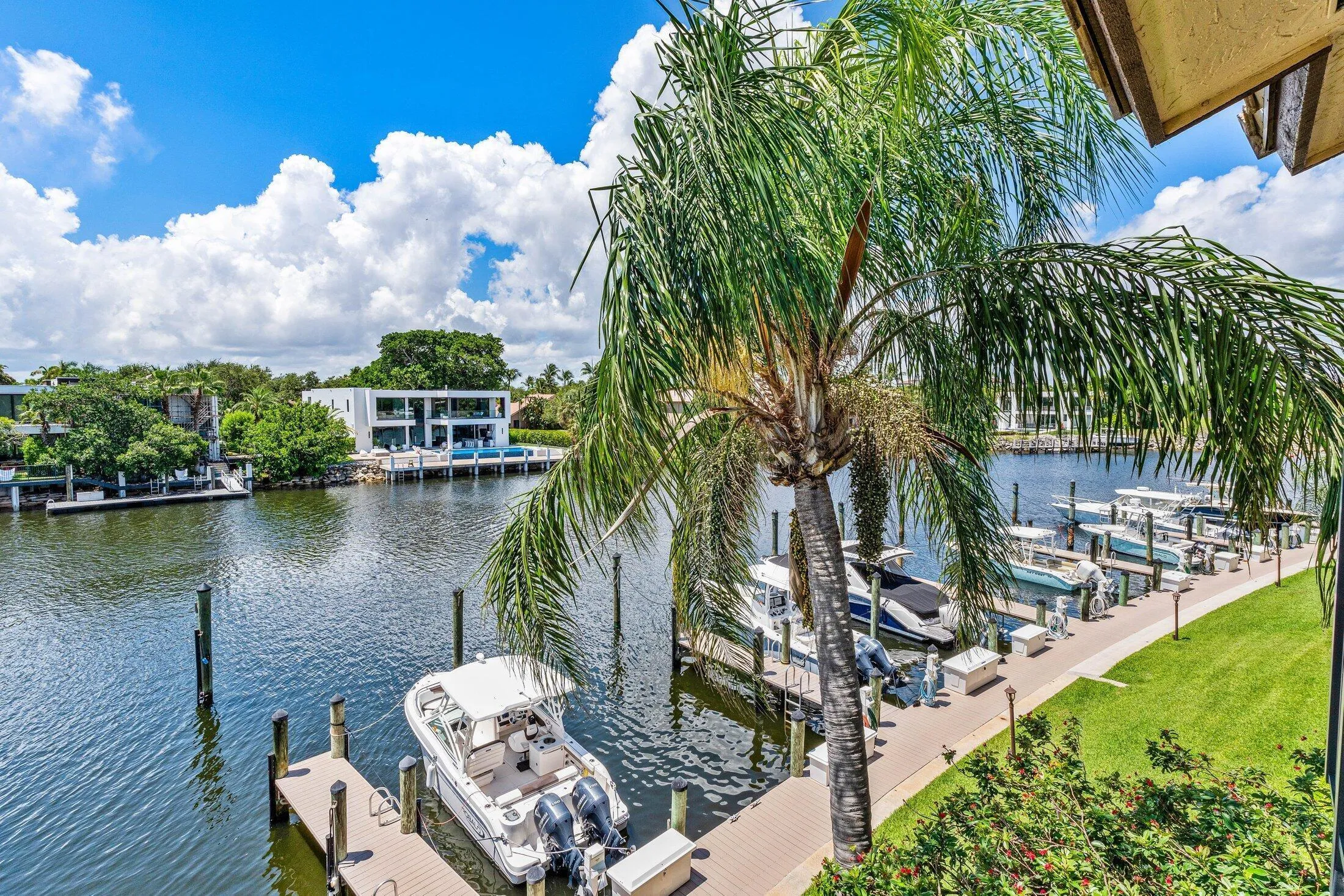 012-210CaptainsWalk-711-DelrayBeach-FL-3