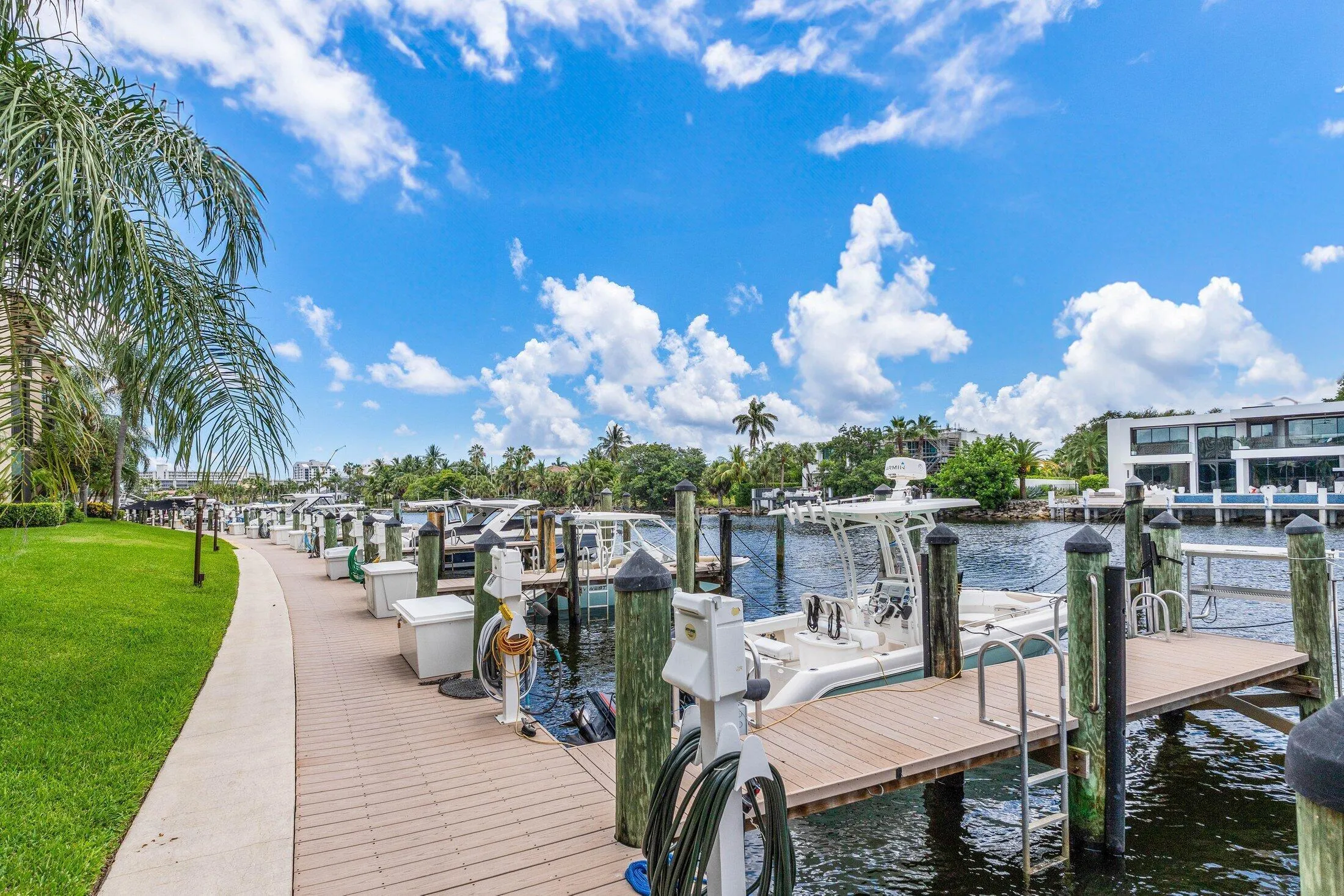 026-210CaptainsWalk-711-DelrayBeach-FL-3