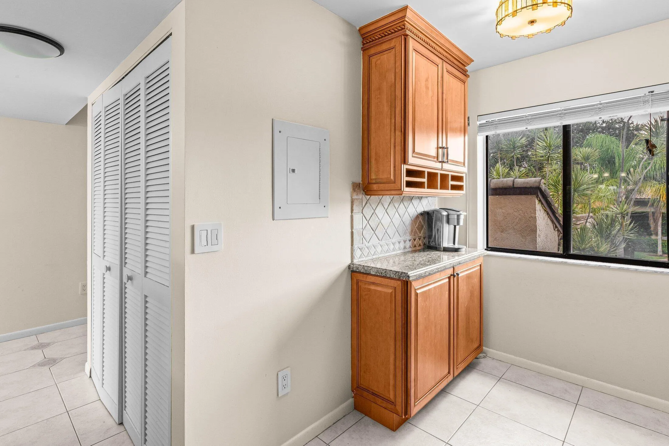 017-210CaptainsWalk-711-DelrayBeach-FL-3