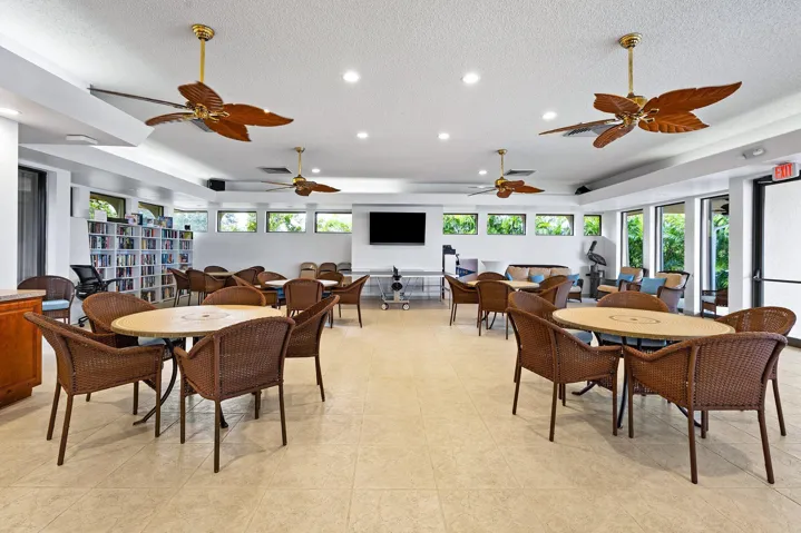 046-210CaptainsWalk-711-DelrayBeach-FL-3