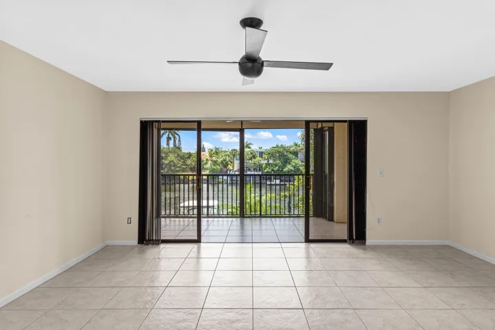 011-210CaptainsWalk-711-DelrayBeach-FL-3
