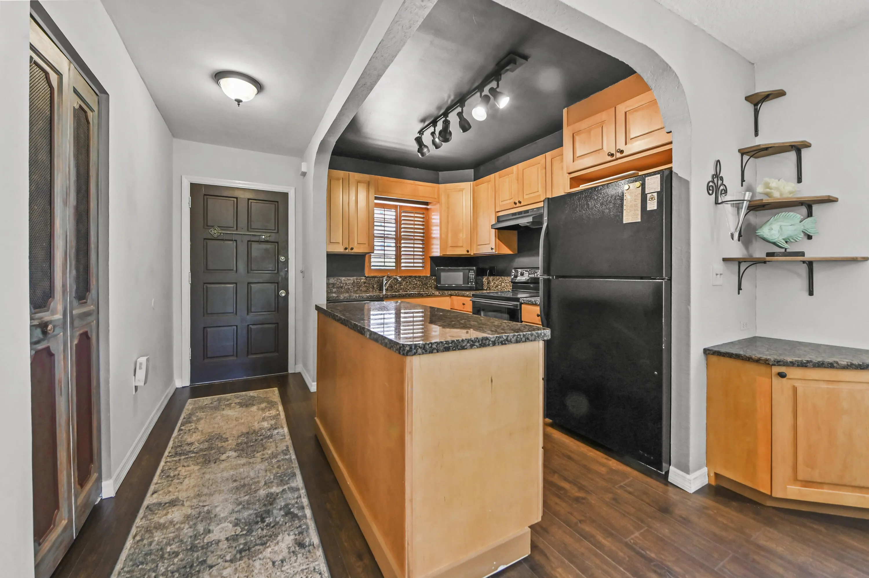 11 Kitchen 02