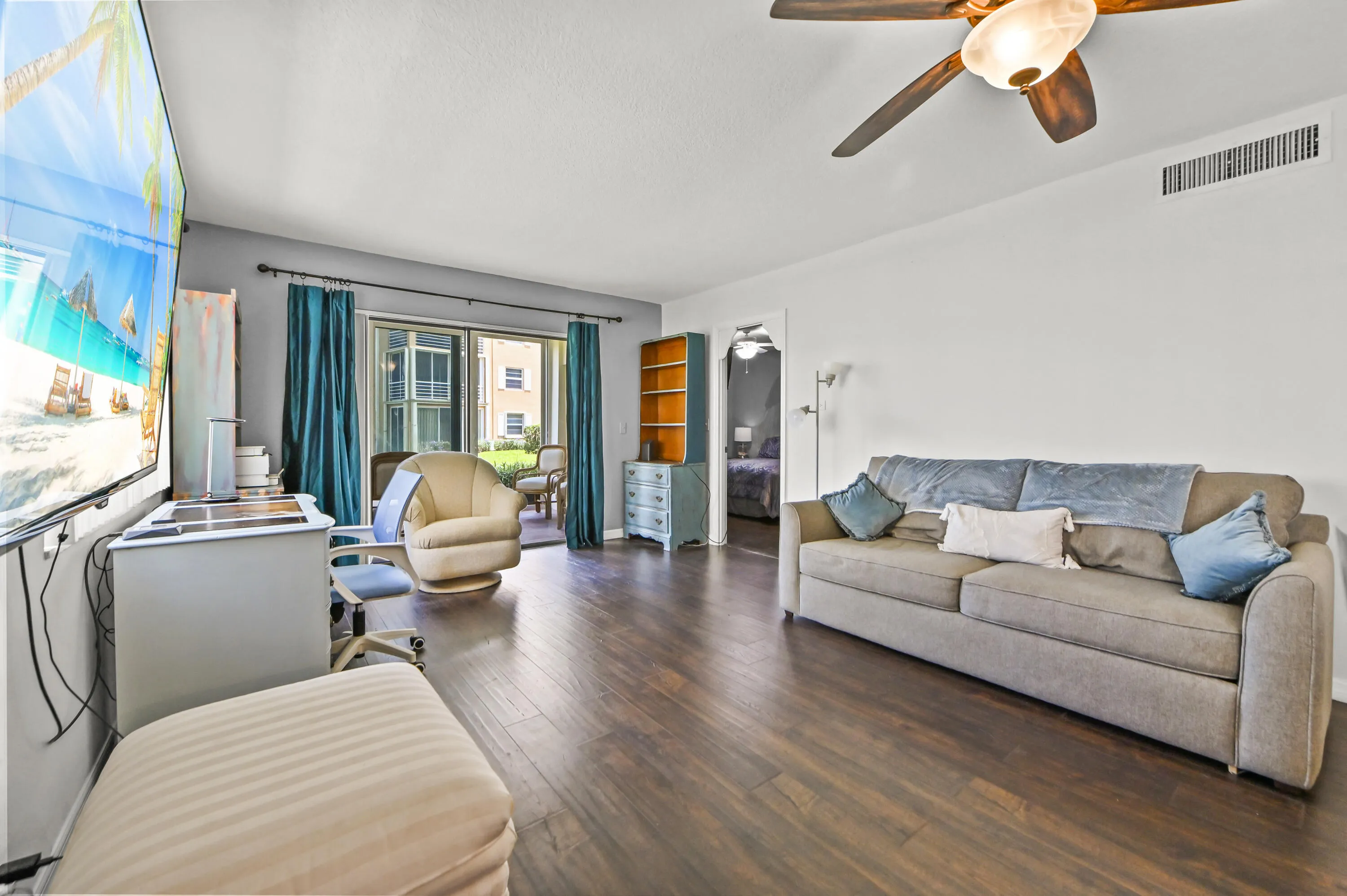 15 Living room 02