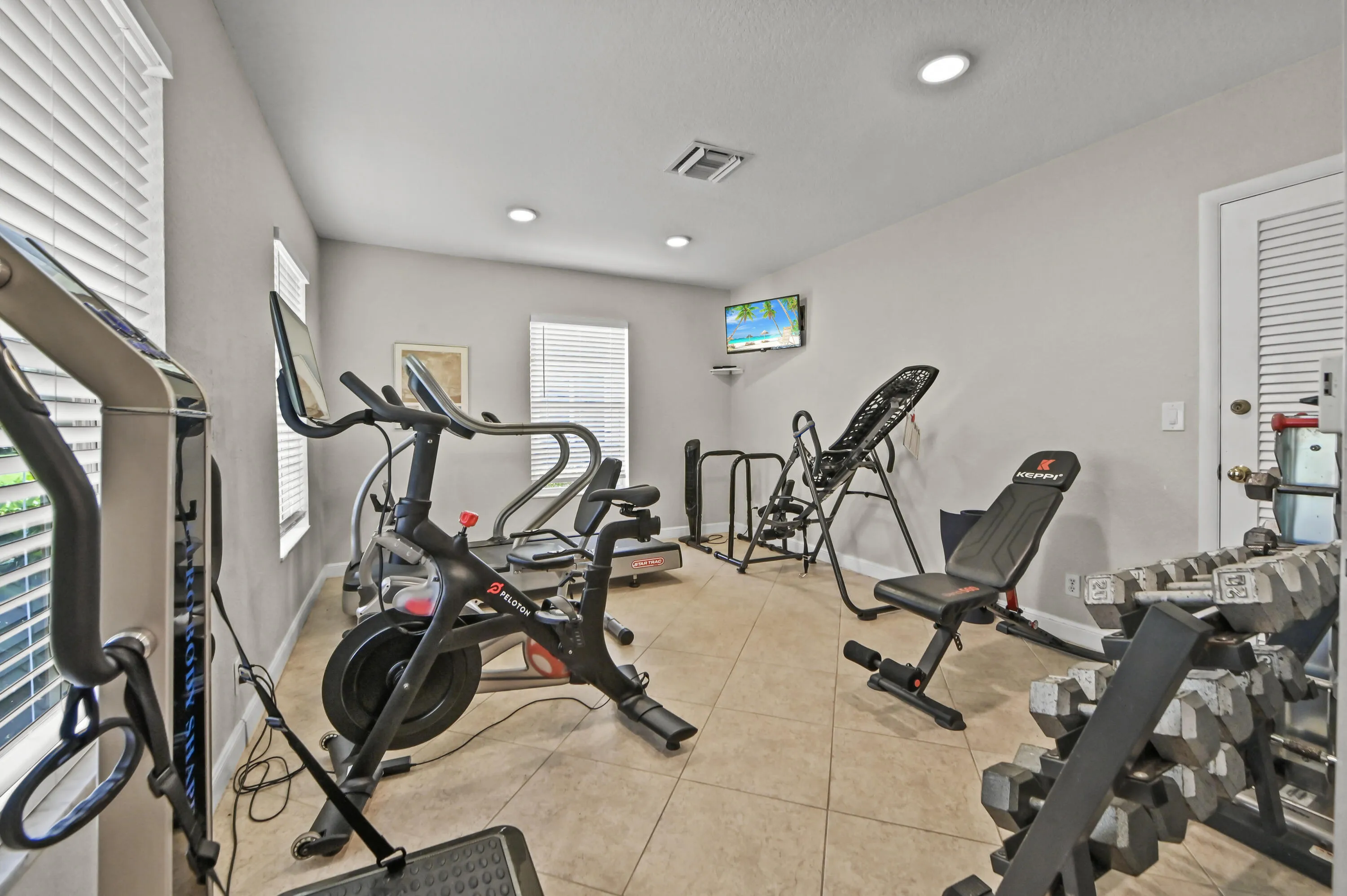 35 Gym 01