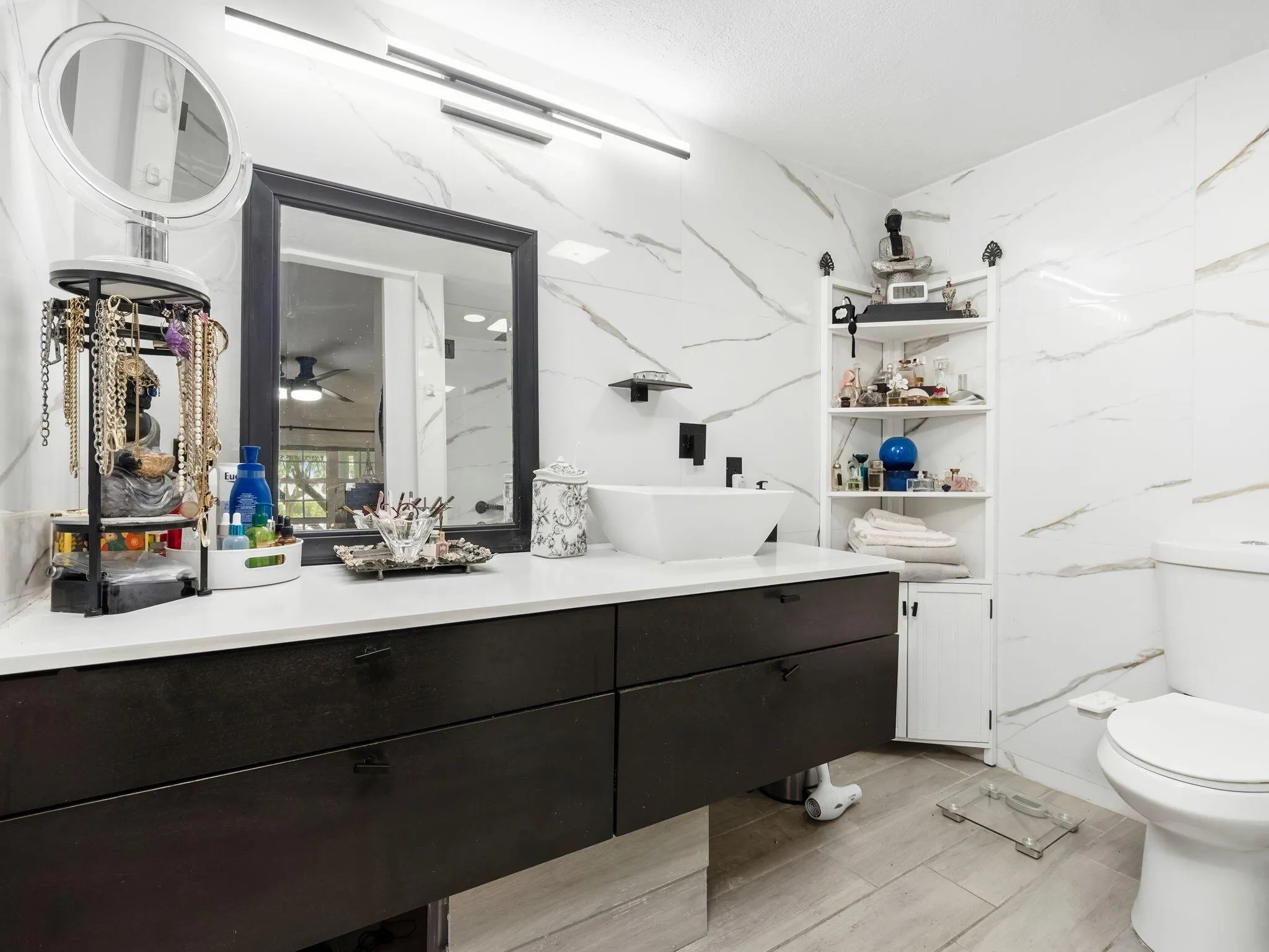 25. 3100 N Course Ln Unit 107 Interior