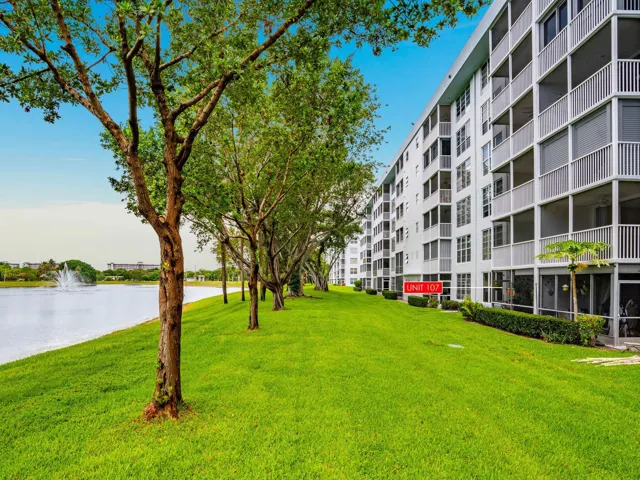 18. 3100 N Course Ln Unit 107 Exterior 2