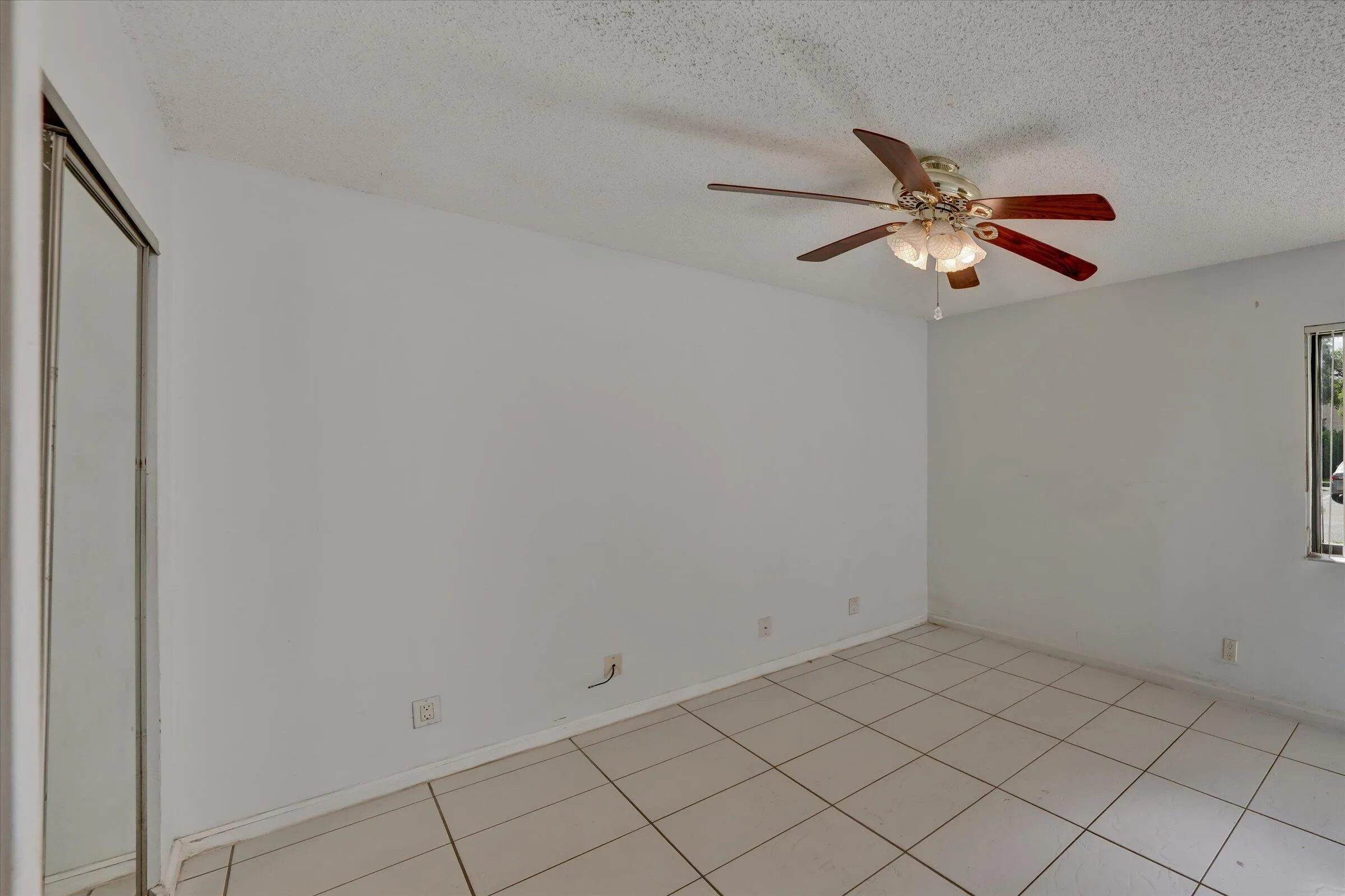 31-100 Sunshine Blvd-31