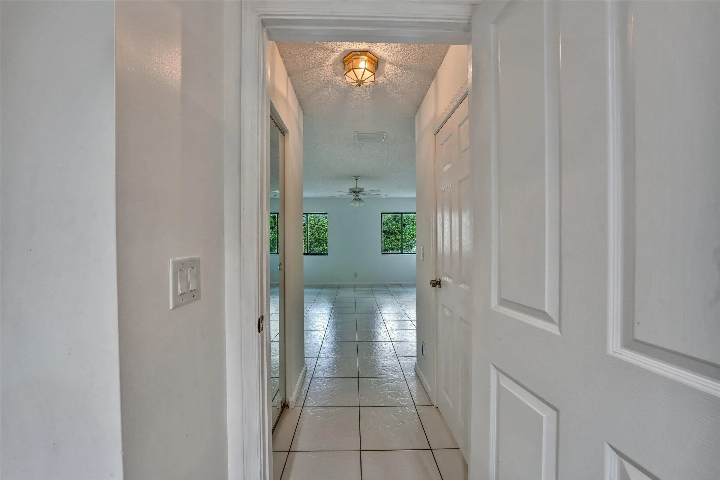 27-100 Sunshine Blvd-27