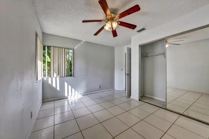 32-100 Sunshine Blvd-32