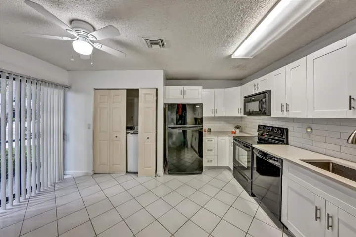 29-100 Sunshine Blvd-29