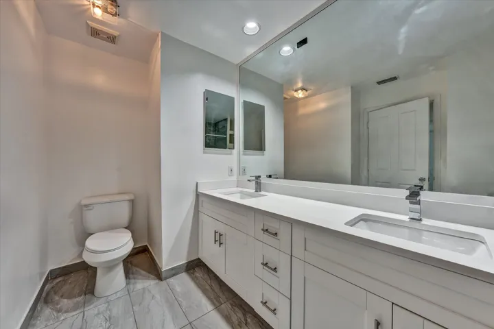 25-100 Sunshine Blvd-25