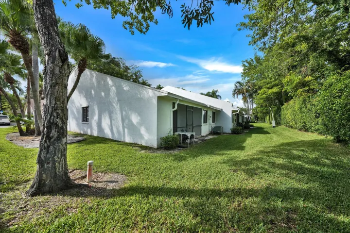 11-100 Sunshine Blvd-11