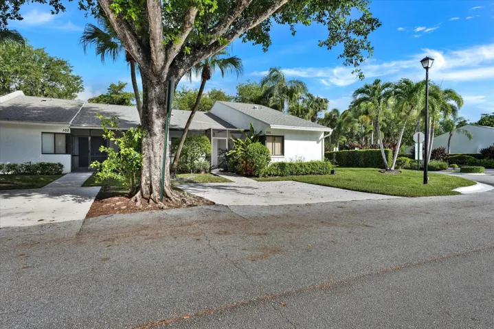 02-100 Sunshine Blvd-2