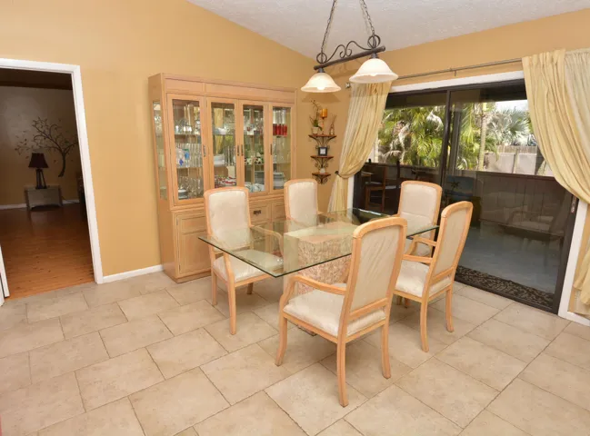 Dining room 1