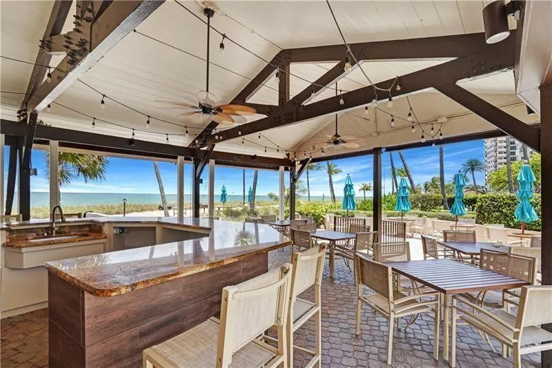 BEACH HOUSE w/refrig,microwave,ice maker