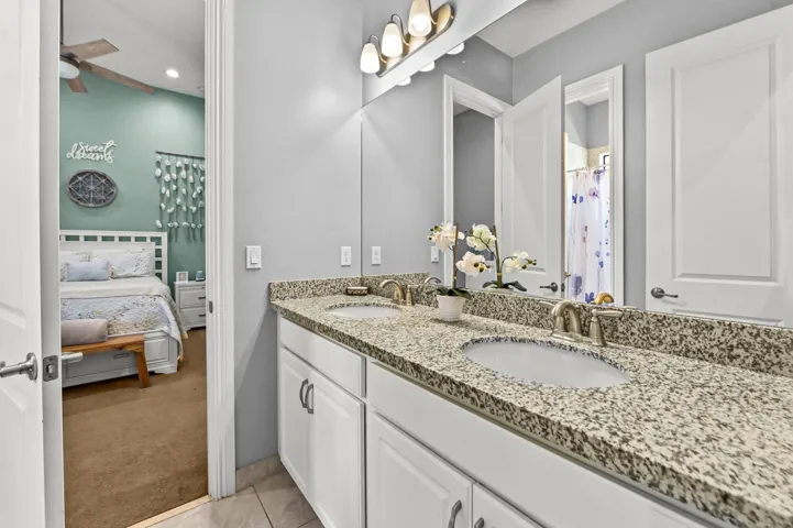 23 Bathroom 01