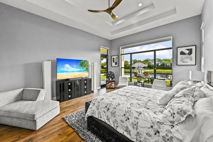 38 Bedroom 03