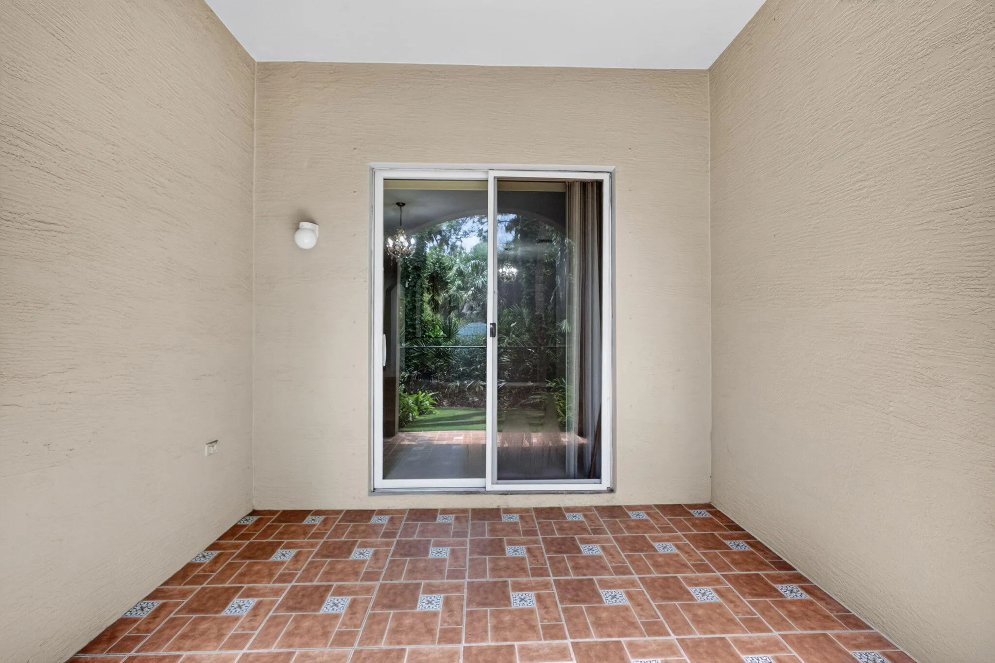 Covered Tiled Patio