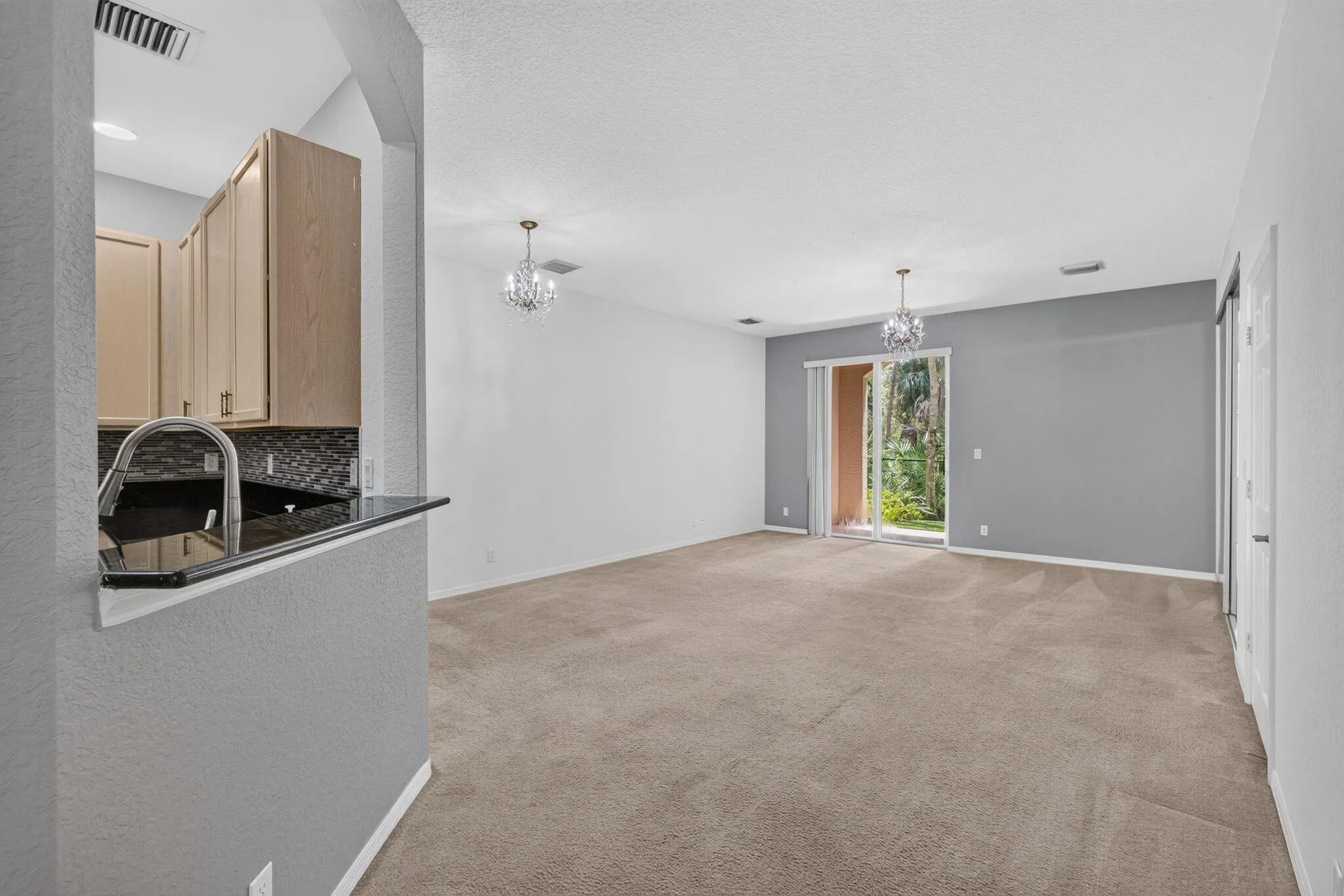 Breakfast Bar & Living Room